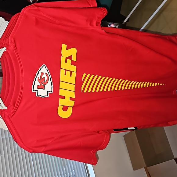 NFL Tee (Kansas City Chiefs) - Picture 2 of 3
